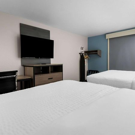 ホテル Clarion Pointe フォートワース エクステリア 写真